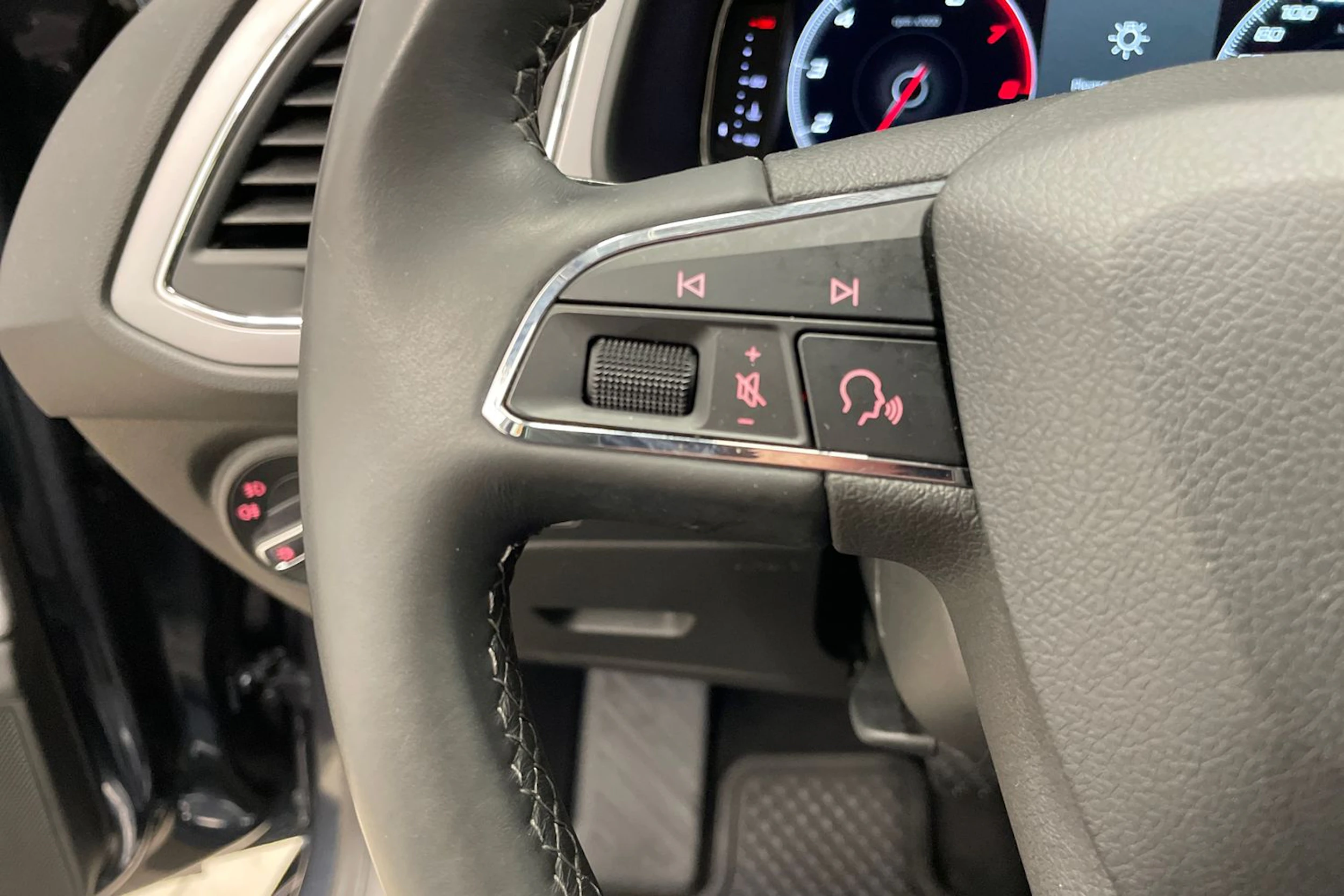 harmaa SEAT Leon 2019 kuva 17.