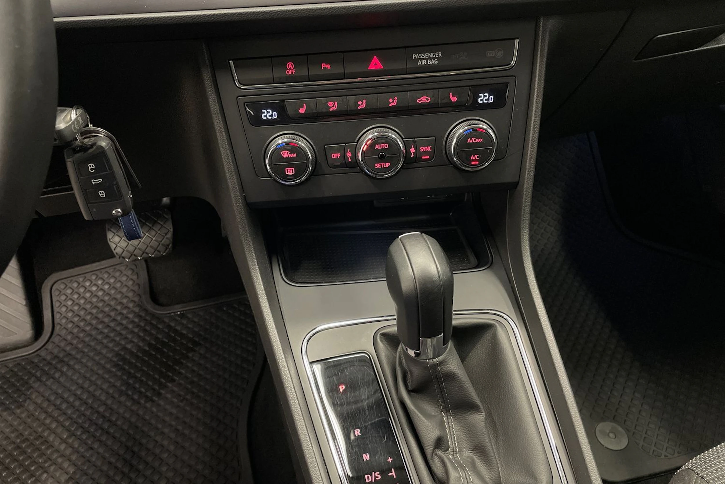 harmaa SEAT Leon 2019 kuva 18.