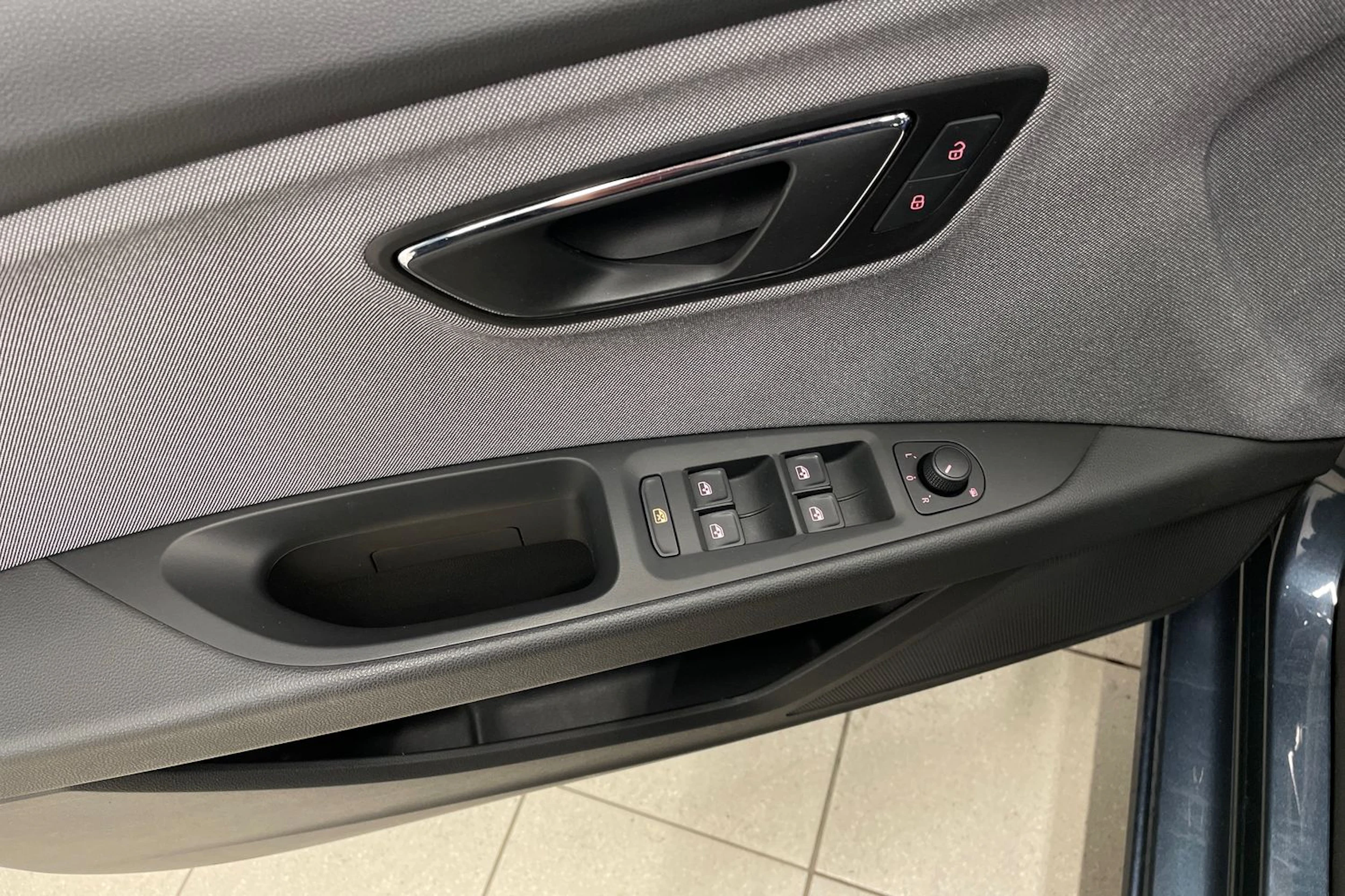 harmaa SEAT Leon 2019 kuva 20.