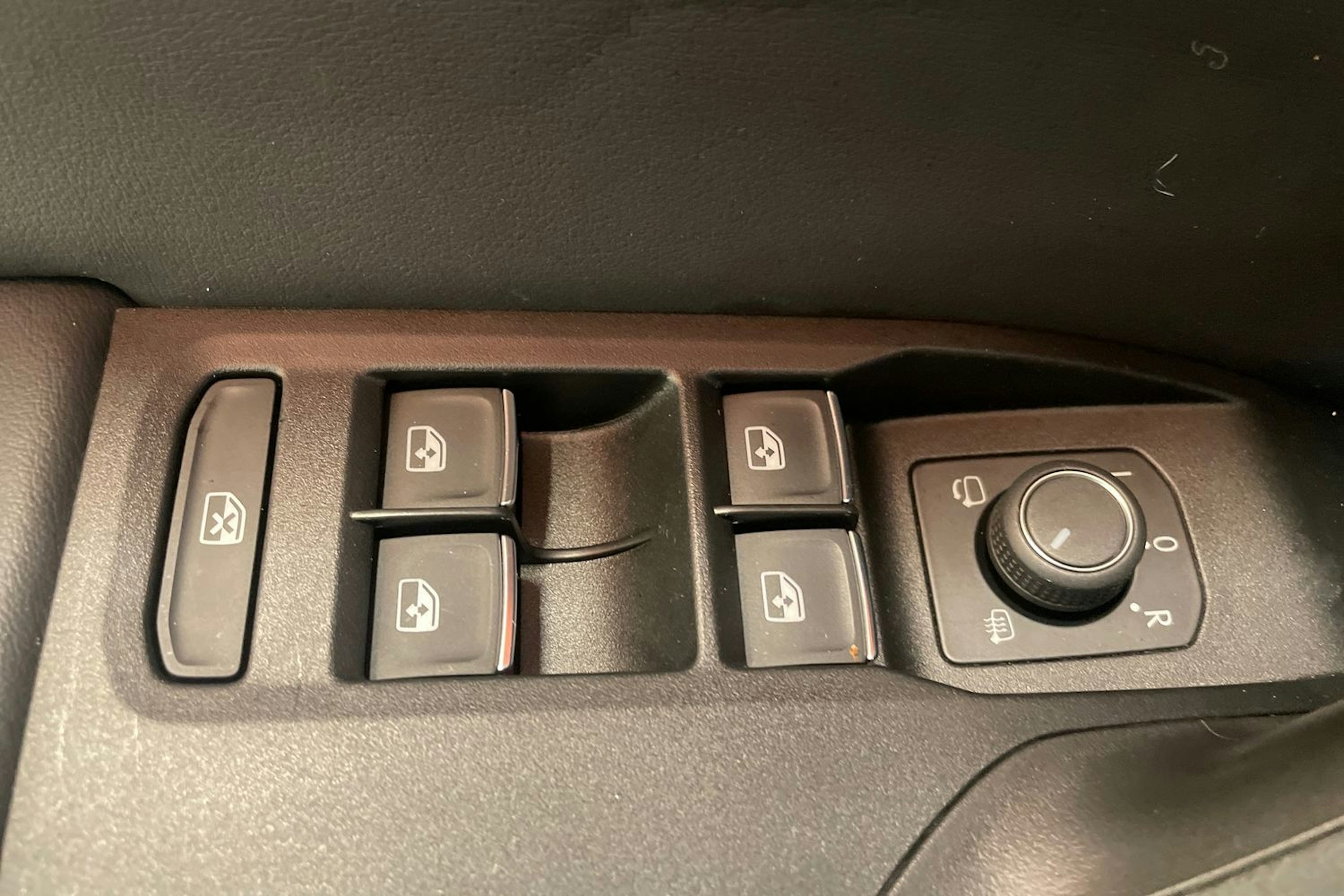 met. sininen SEAT Leon 2021 kuva 34.