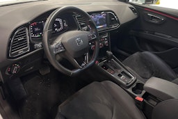 valkoinen SEAT Leon 2020 kuva 3.
