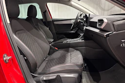 punainen SEAT Leon 2021 kuva 13.