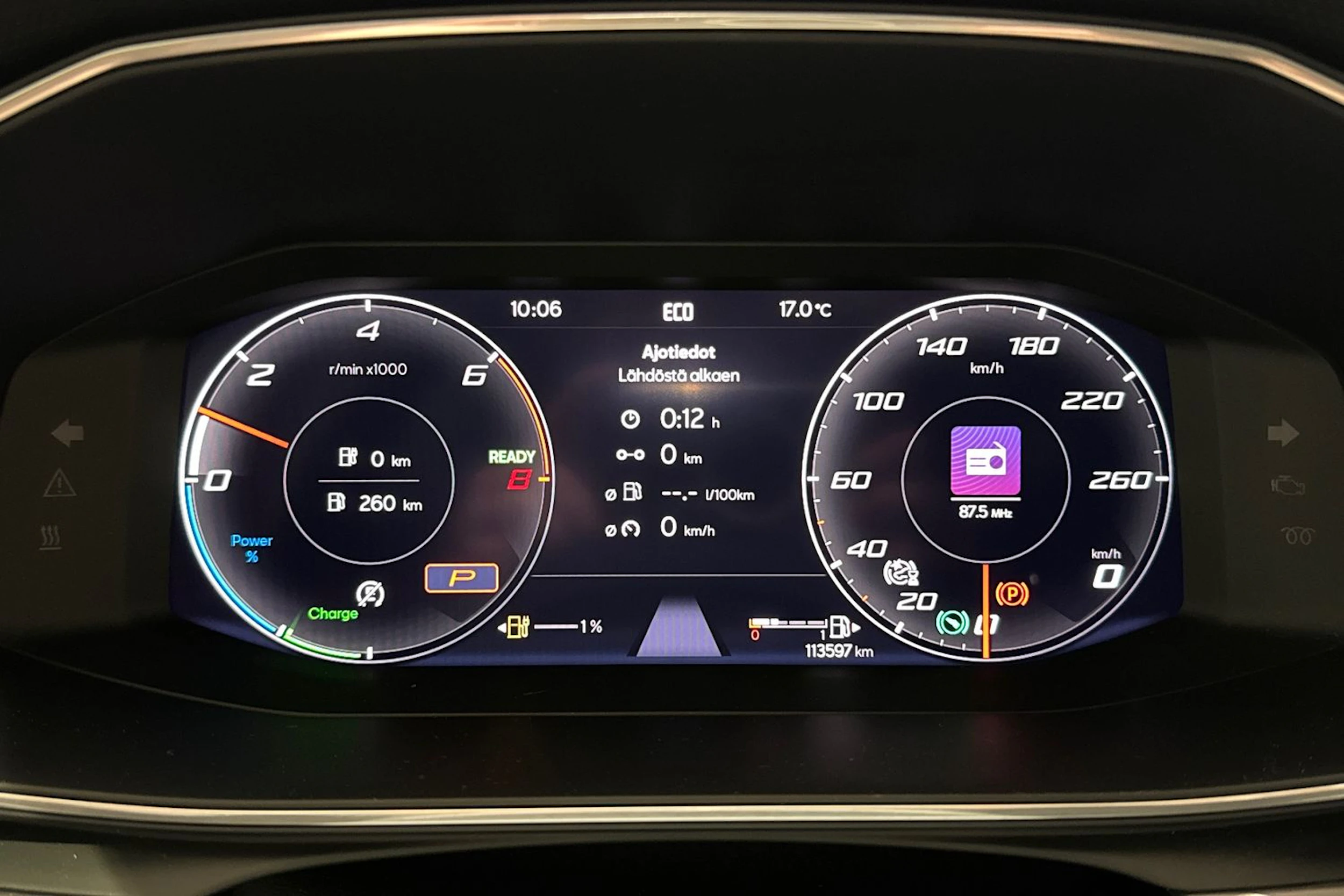 punainen SEAT Leon 2021 kuva 16.