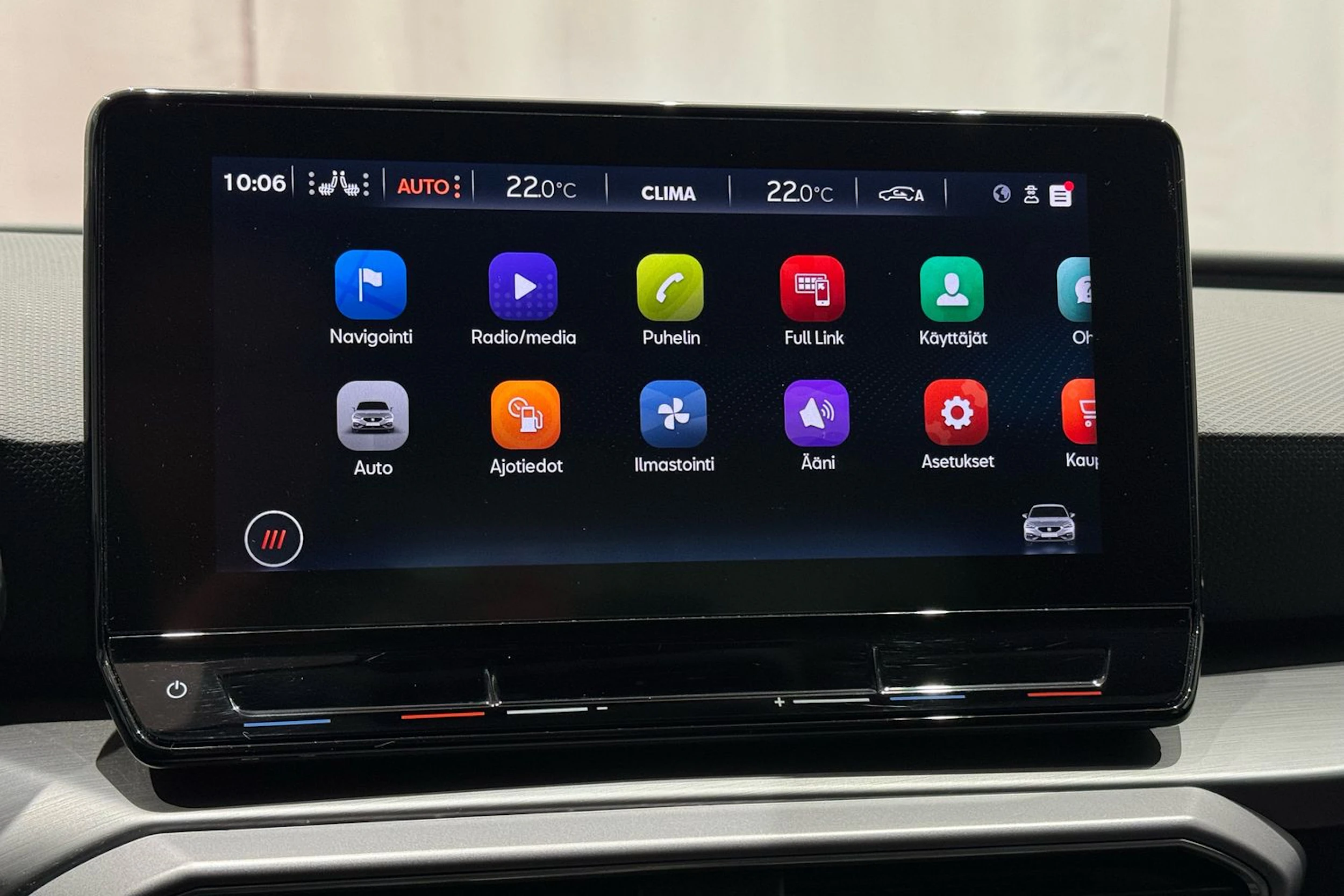 punainen SEAT Leon 2021 kuva 18.