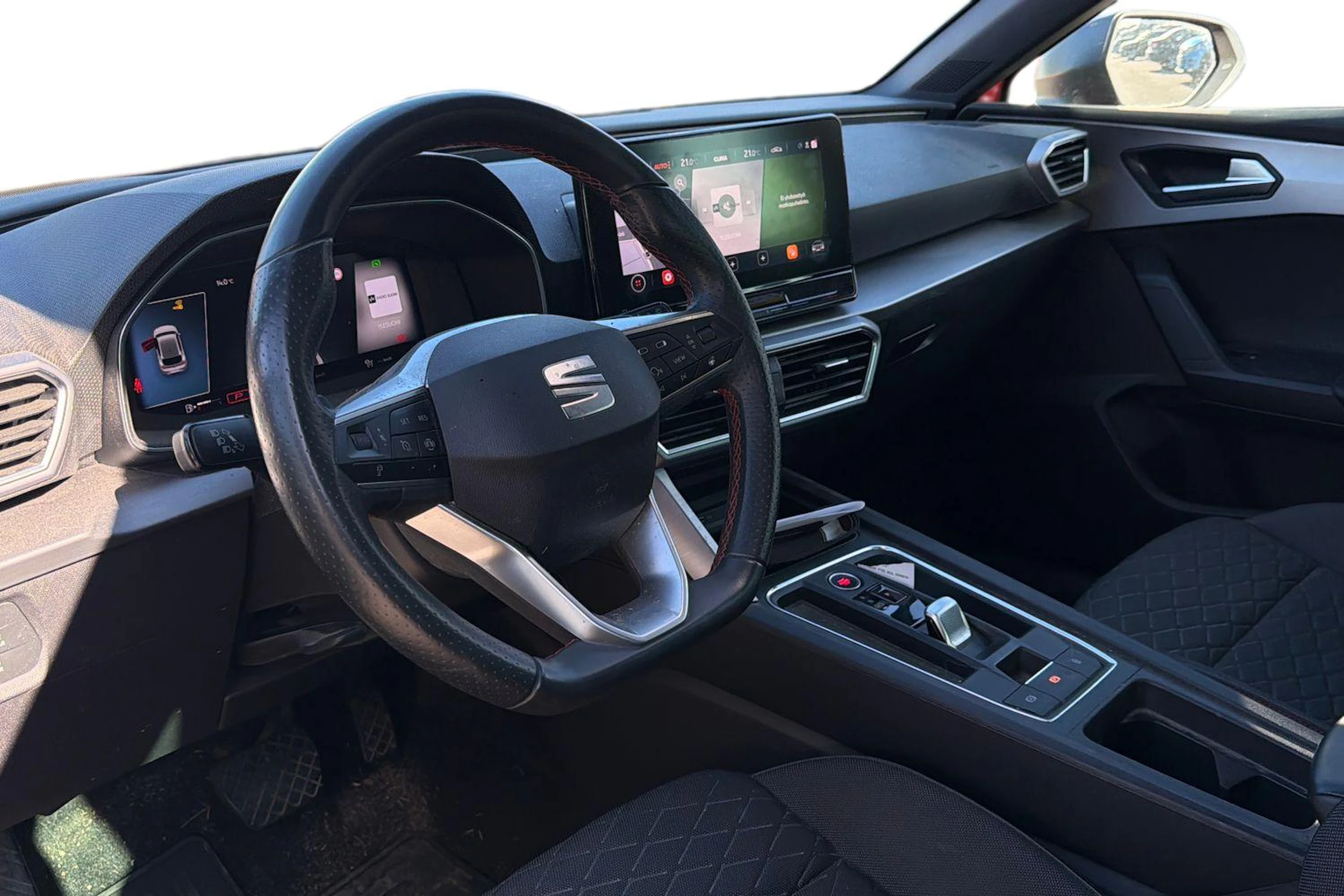 punainen SEAT Leon 2020 kuva 3.