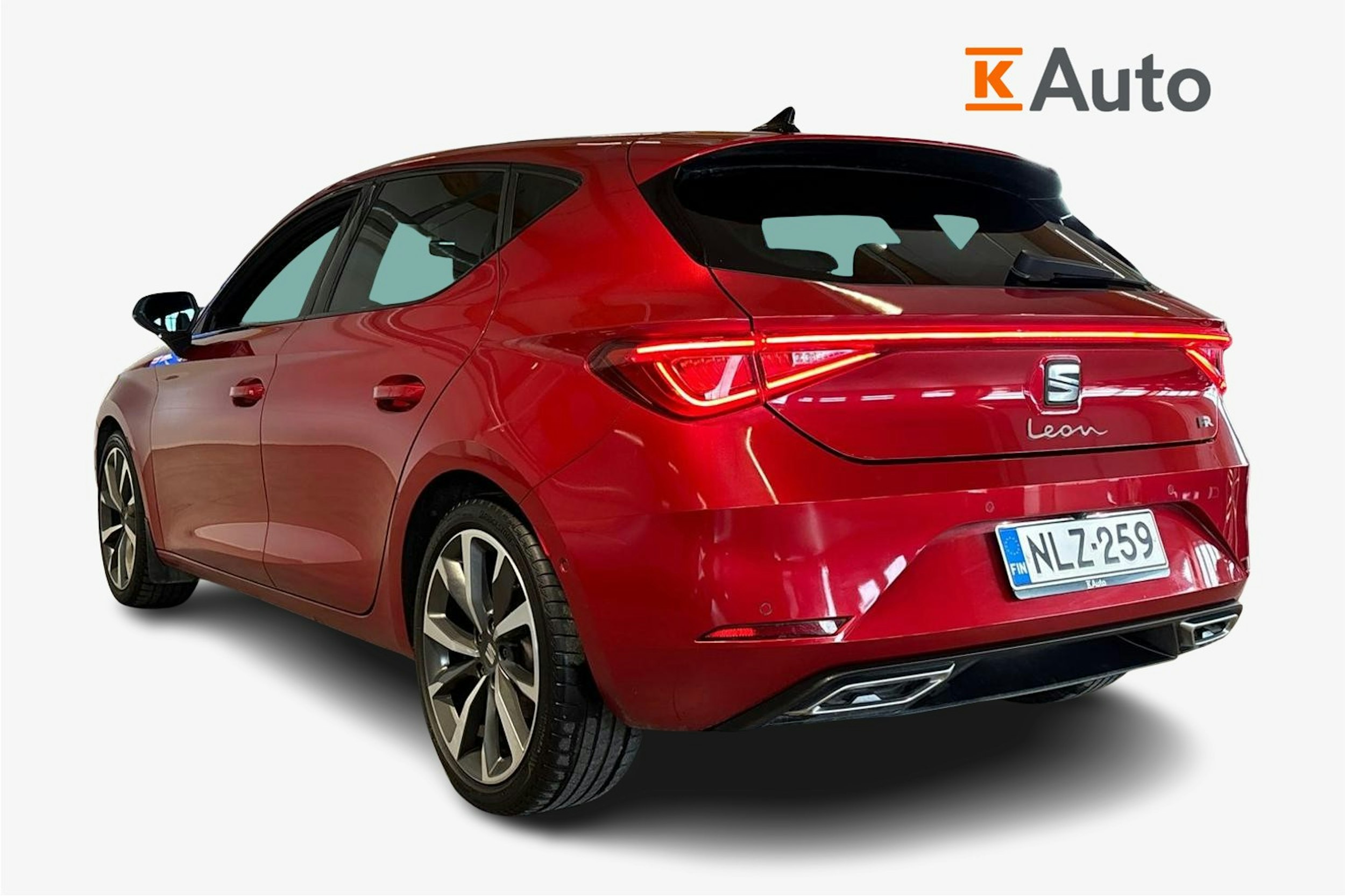 punainen SEAT Leon 2020 kuva 2.