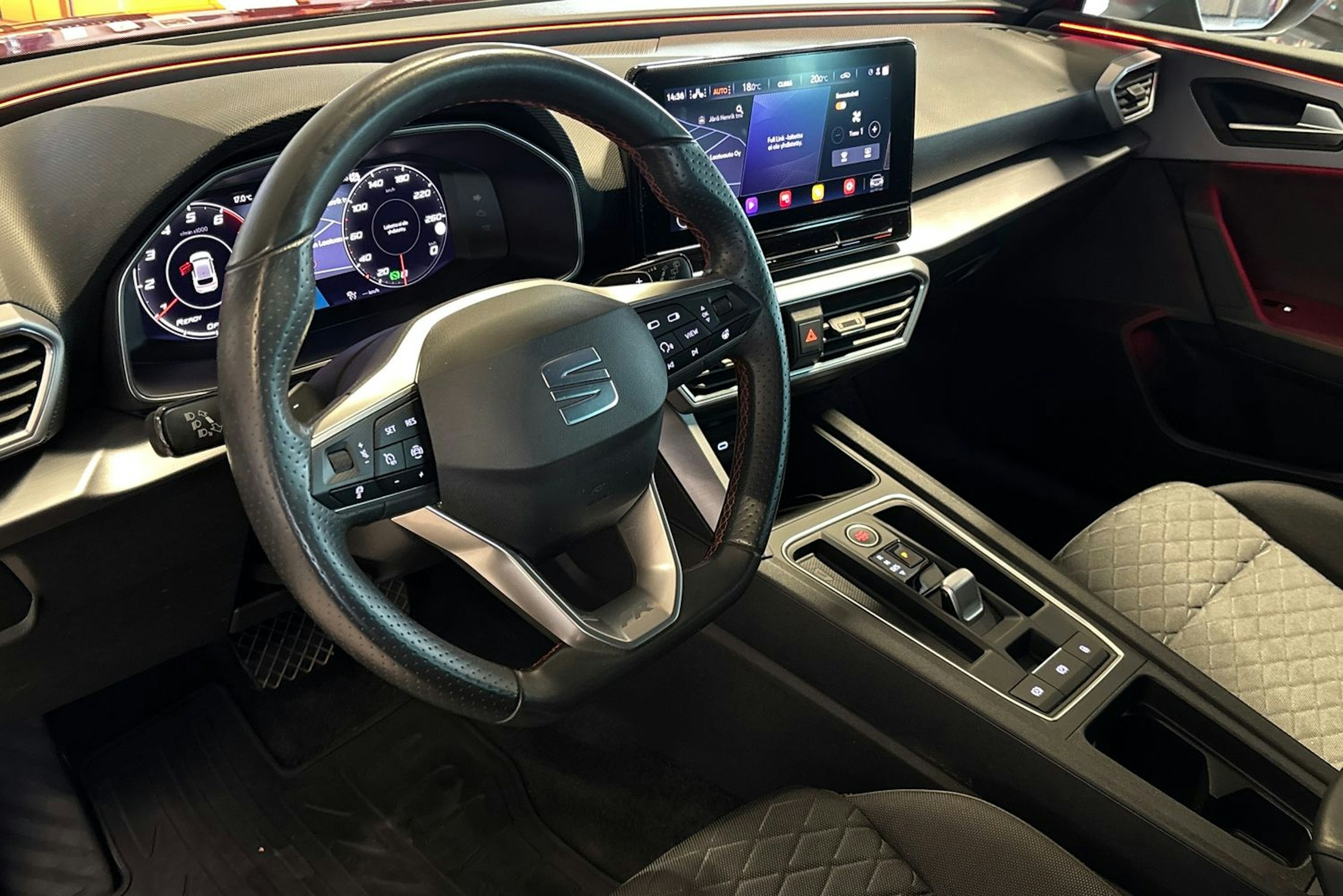 punainen SEAT Leon 2020 kuva 6.