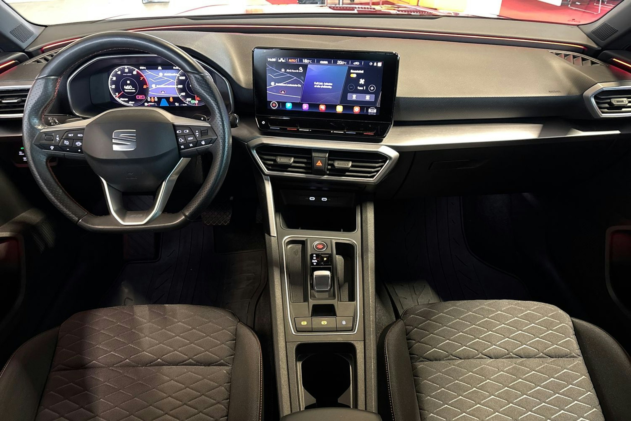 punainen SEAT Leon 2020 kuva 7.