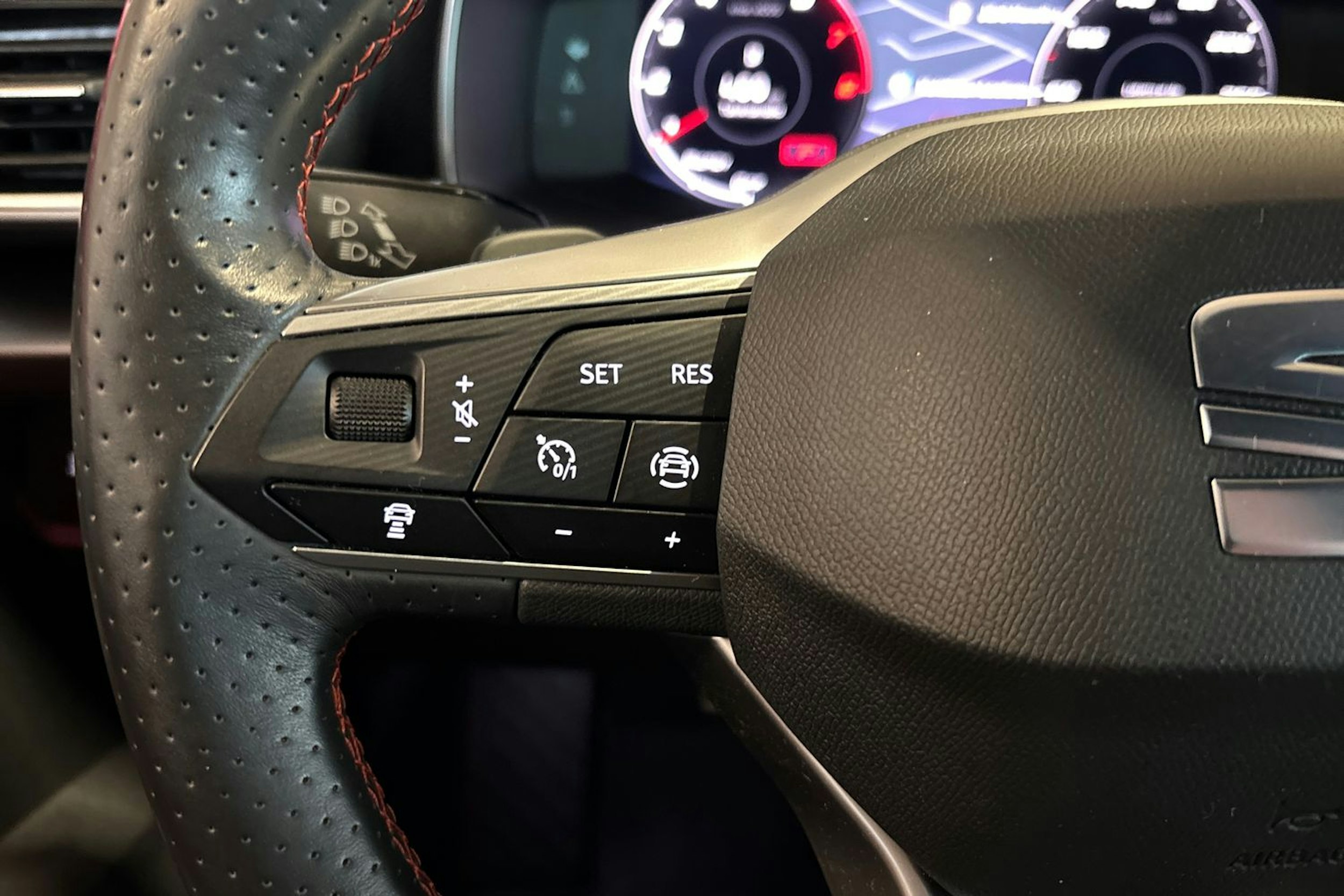 punainen SEAT Leon 2020 kuva 15.