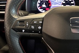 punainen SEAT Leon 2020 kuva 15.