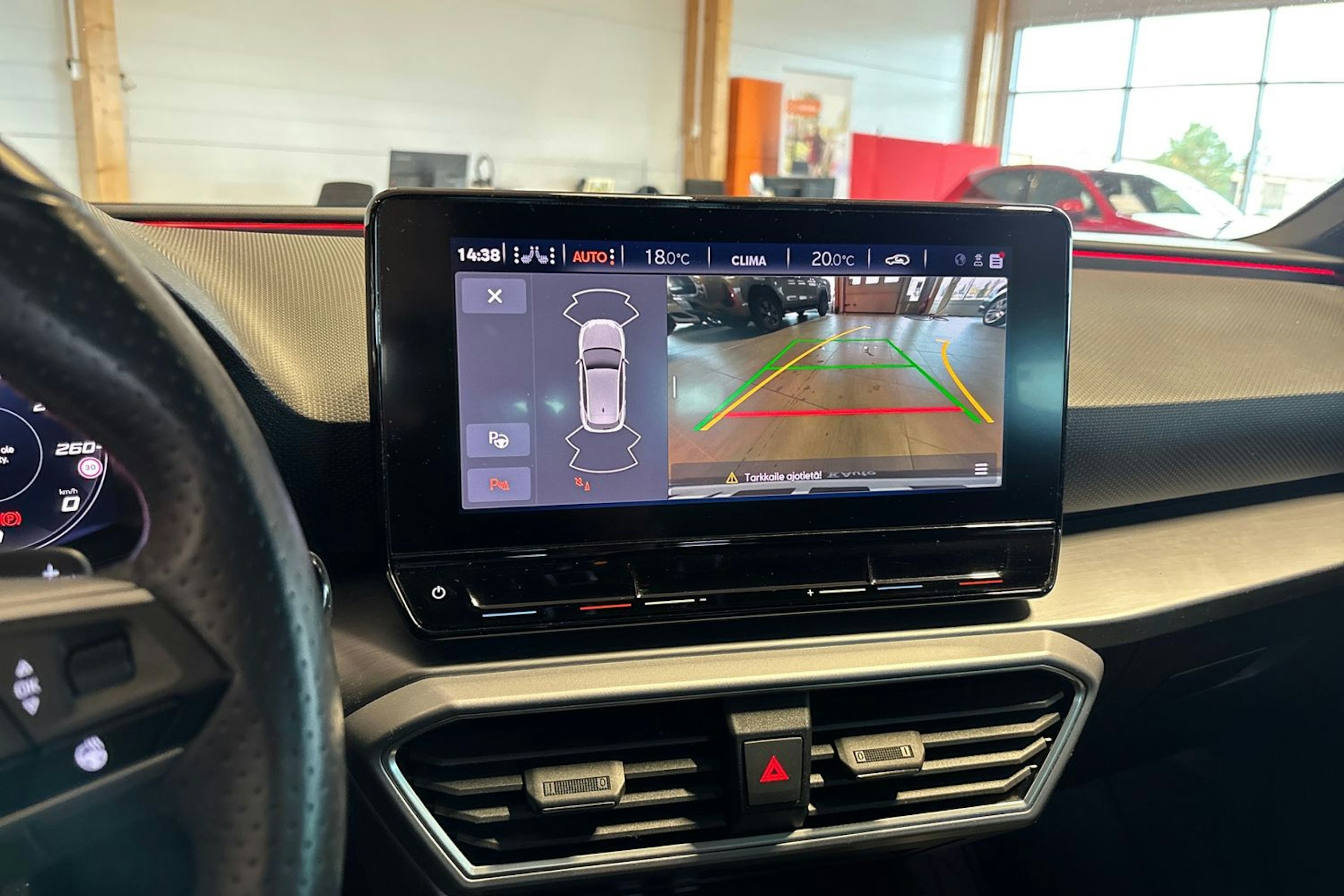 punainen SEAT Leon 2020 kuva 19.