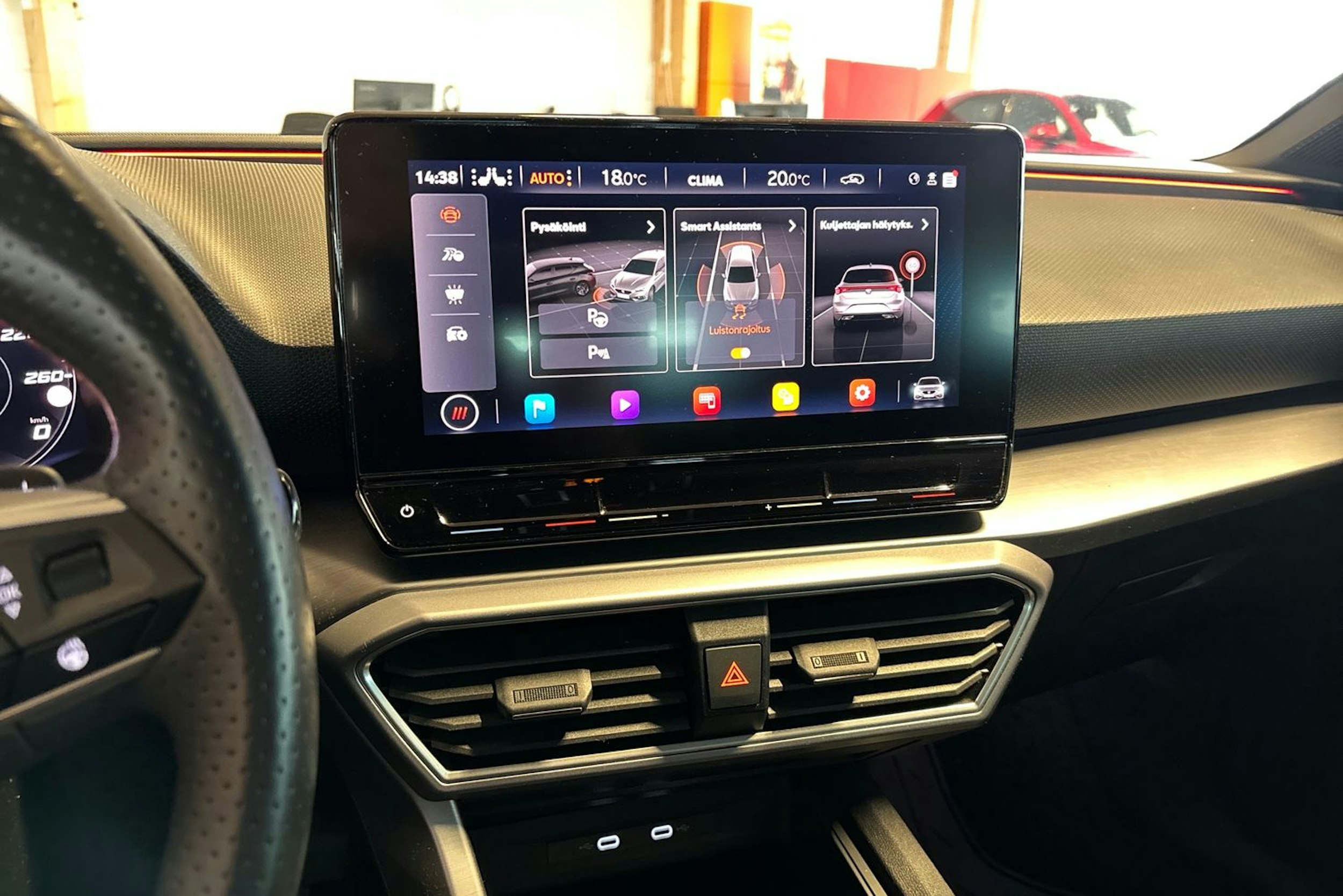 punainen SEAT Leon 2020 kuva 20.