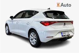 valkoinen SEAT Leon 2021 kuva 2.
