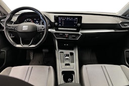 valkoinen SEAT Leon 2021 kuva 7.