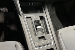 valkoinen SEAT Leon 2021 kuva 20.