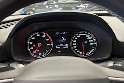 valkoinen SEAT Leon 2021 kuva 21.