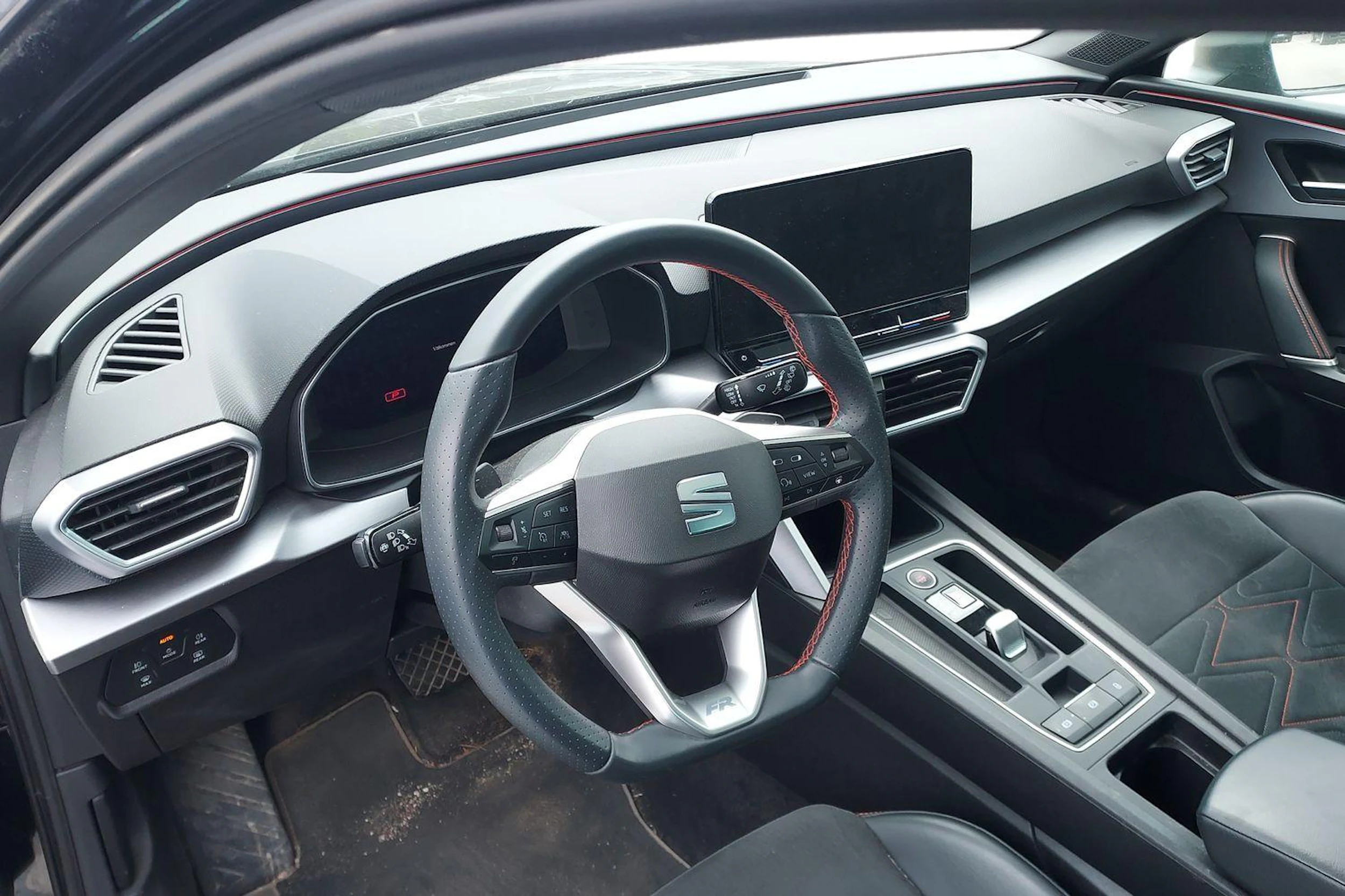musta SEAT Leon 2020 kuva 3.