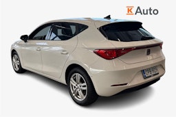 valkoinen SEAT Leon 2021 kuva 2.