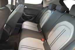 valkoinen SEAT Leon 2021 kuva 10.