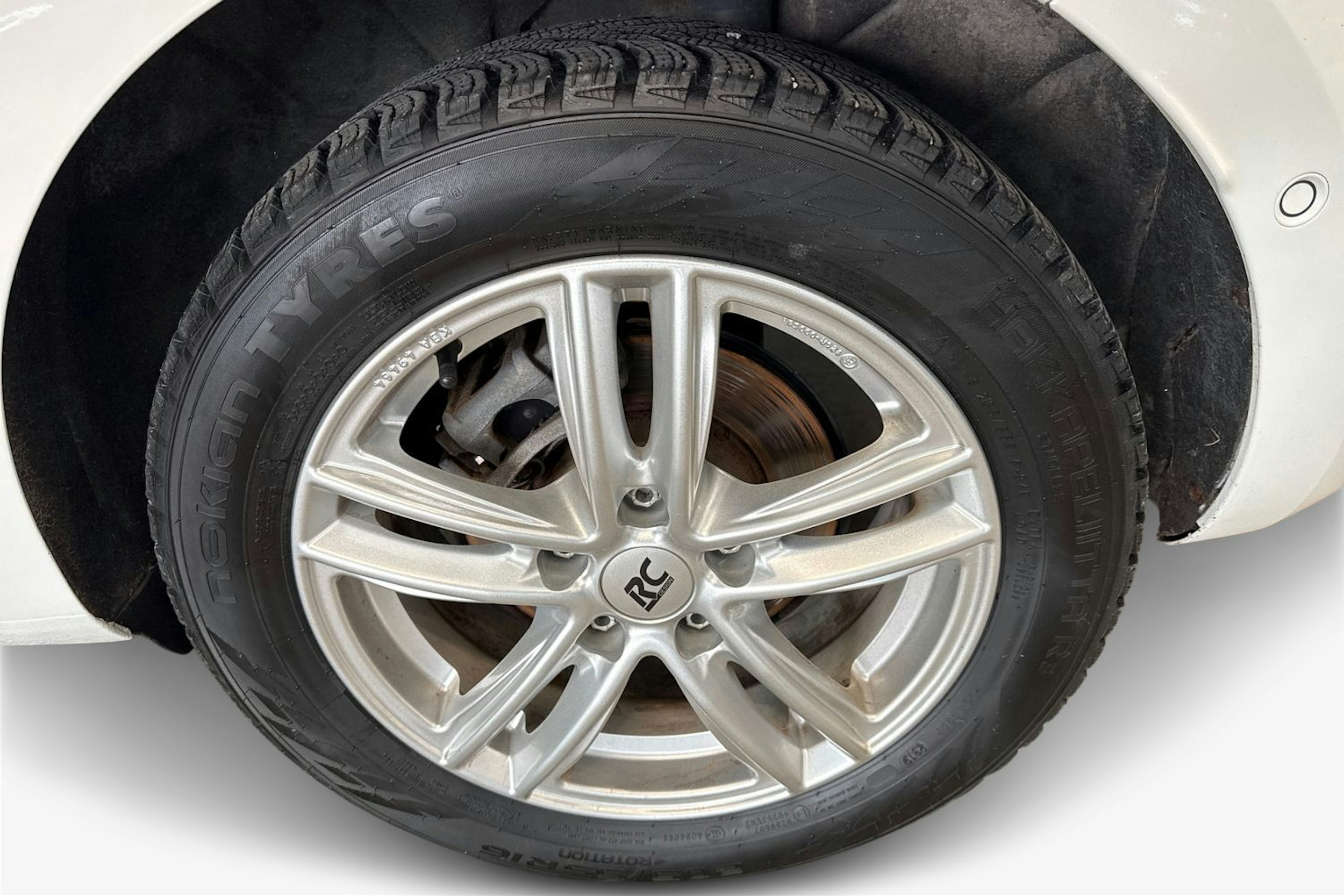 valkoinen SEAT Leon 2021 kuva 11.