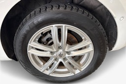 valkoinen SEAT Leon 2021 kuva 11.