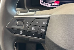 valkoinen SEAT Leon 2021 kuva 15.