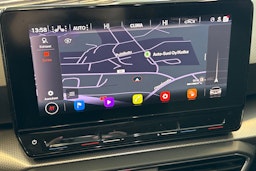 valkoinen SEAT Leon 2021 kuva 17.