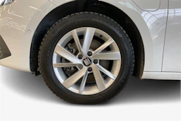 Valkoinen SEAT LEON 2021 kuva 9.