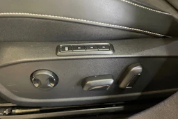 Valkoinen SEAT LEON 2021 kuva 18.