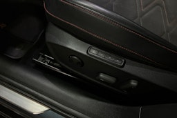 harmaa SEAT Leon 2021 kuva 15.