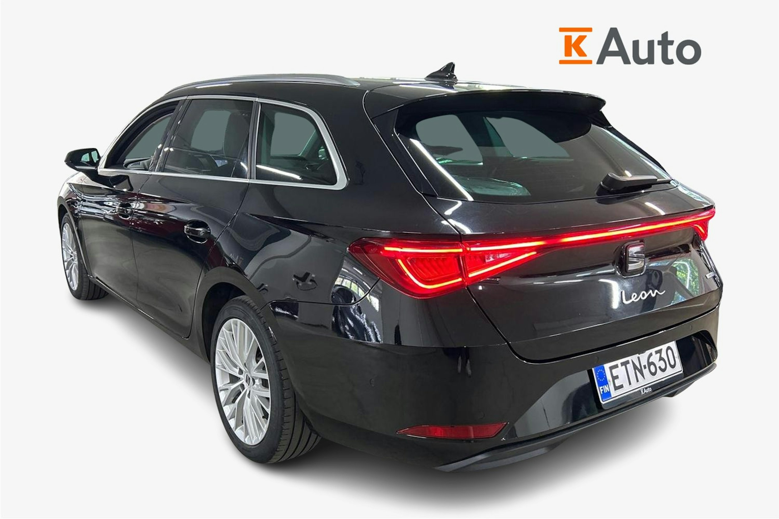 musta SEAT Leon Sportstourer 2021 kuva 2.