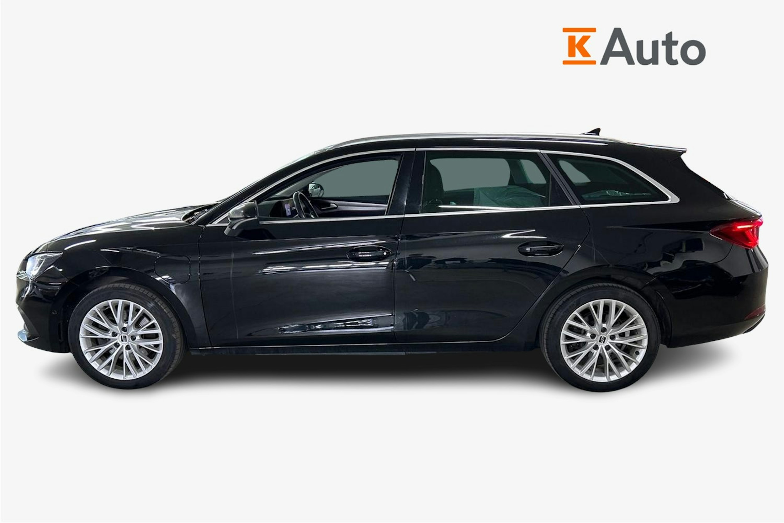musta SEAT Leon Sportstourer 2021 kuva 6.