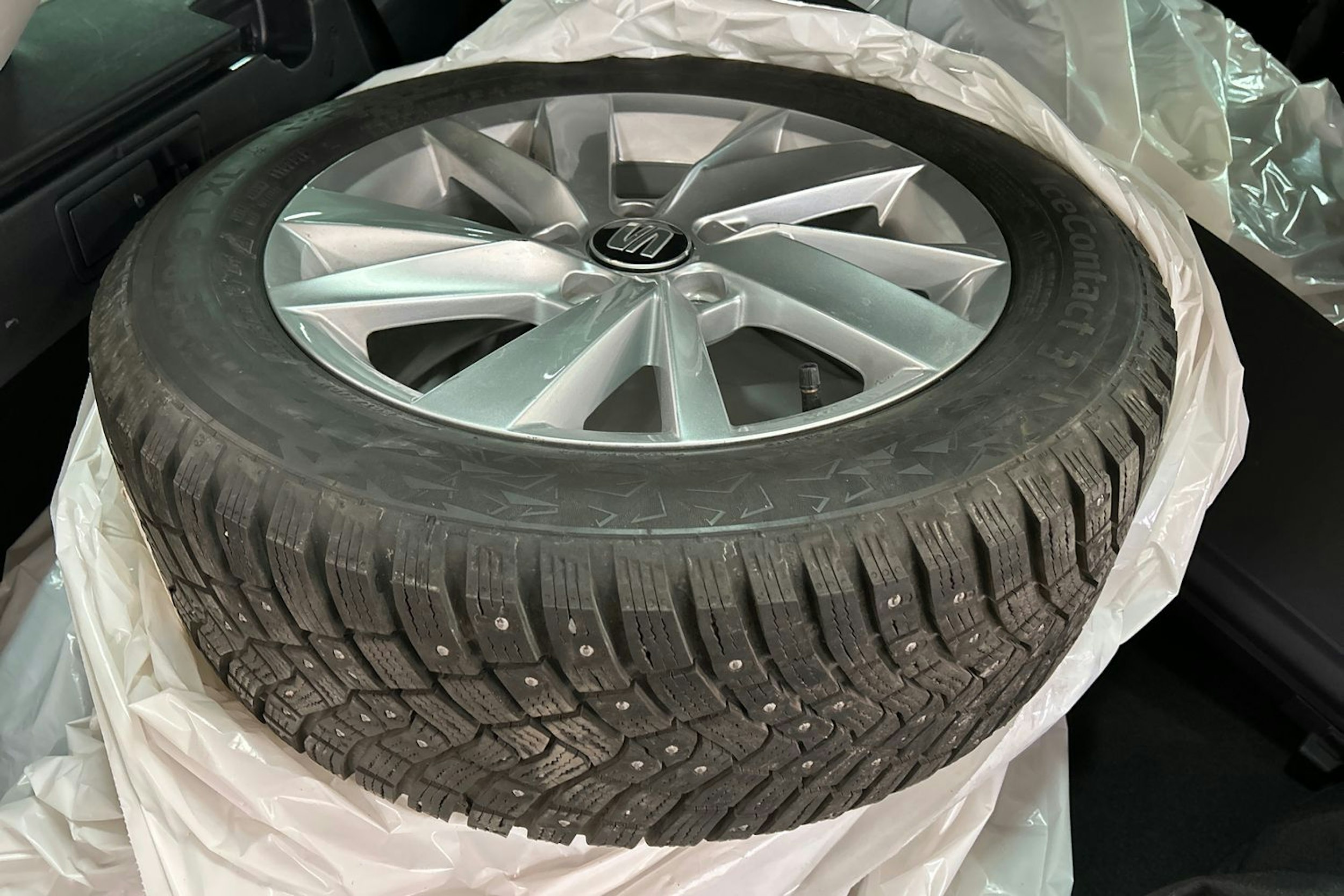 musta SEAT Leon Sportstourer 2021 kuva 13.