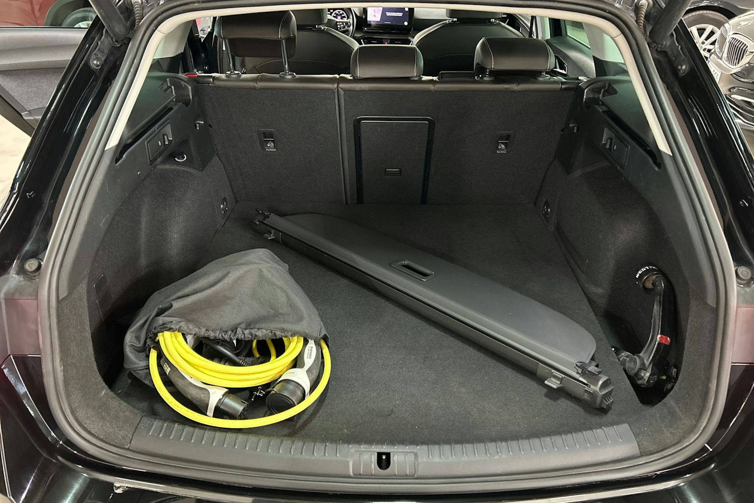 musta SEAT Leon Sportstourer 2021 kuva 14.