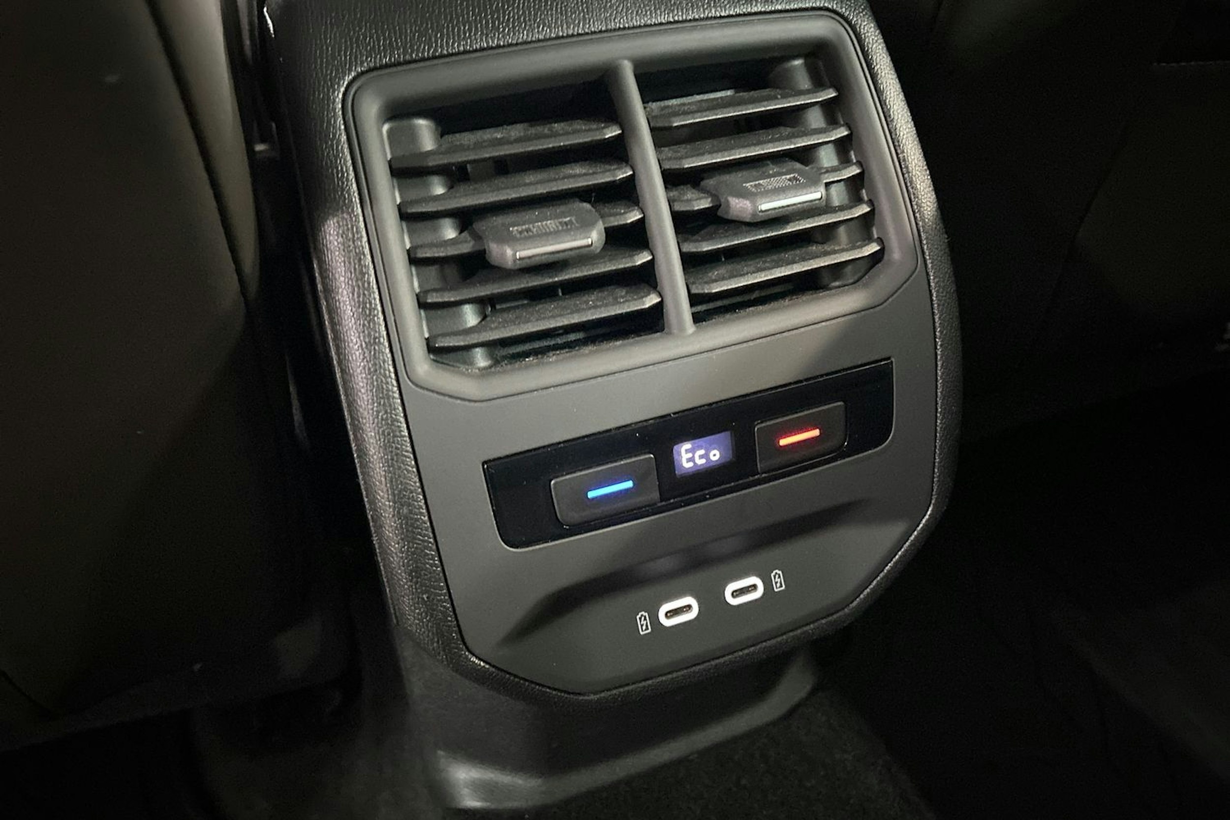musta SEAT Leon Sportstourer 2021 kuva 17.