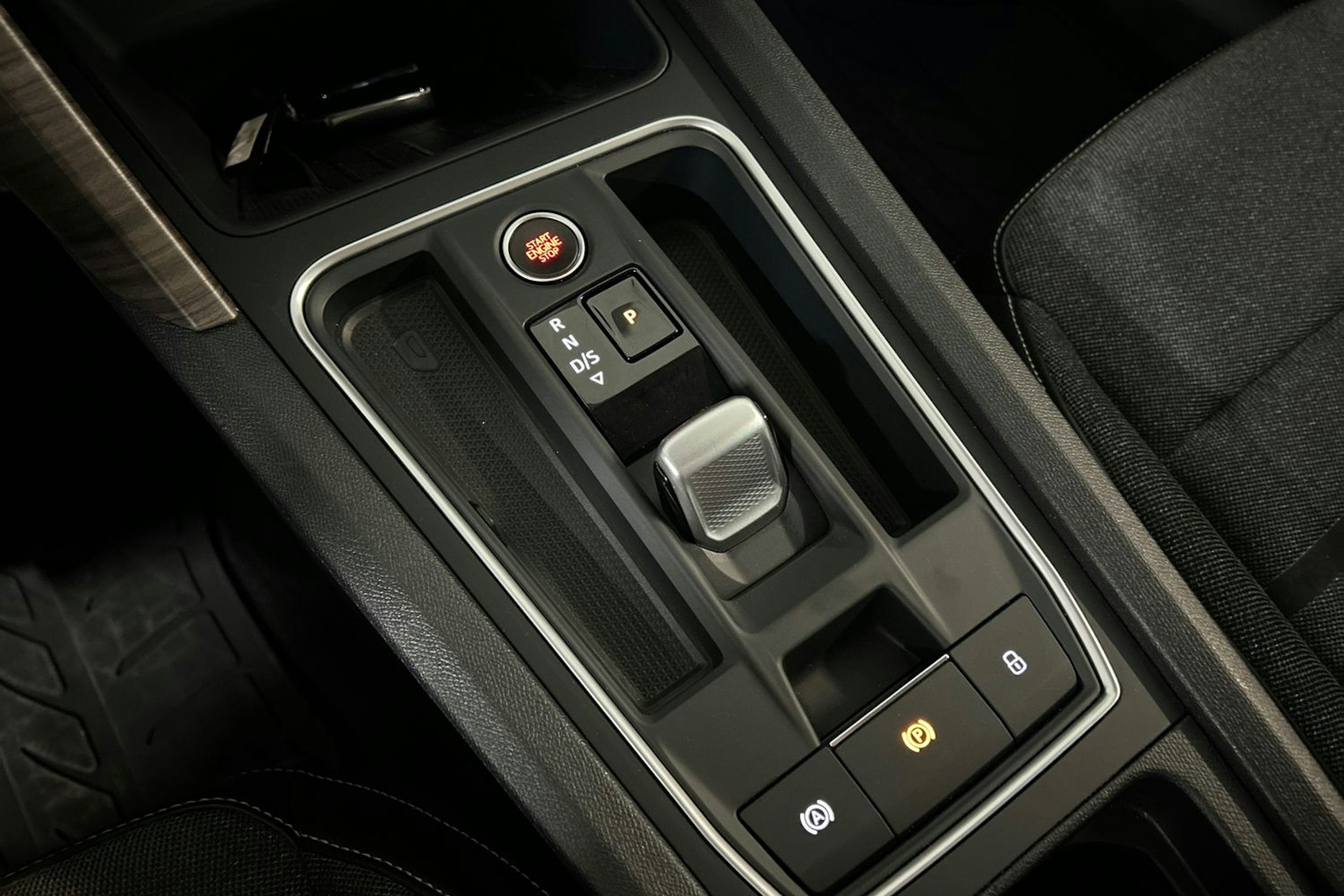 musta SEAT Leon Sportstourer 2021 kuva 26.