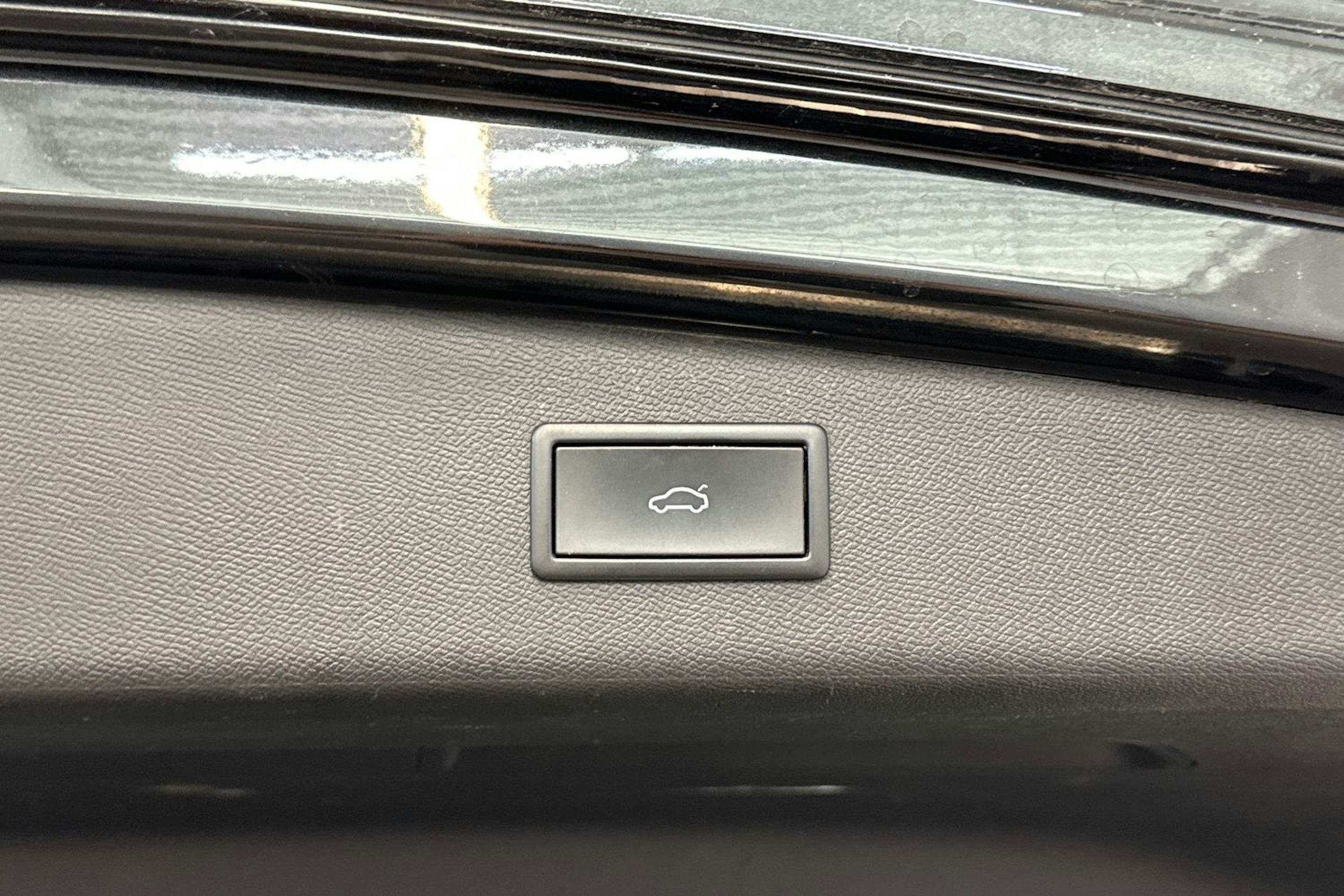 musta SEAT Leon 2021 kuva 17.