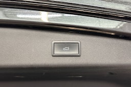 musta SEAT Leon 2021 kuva 17.