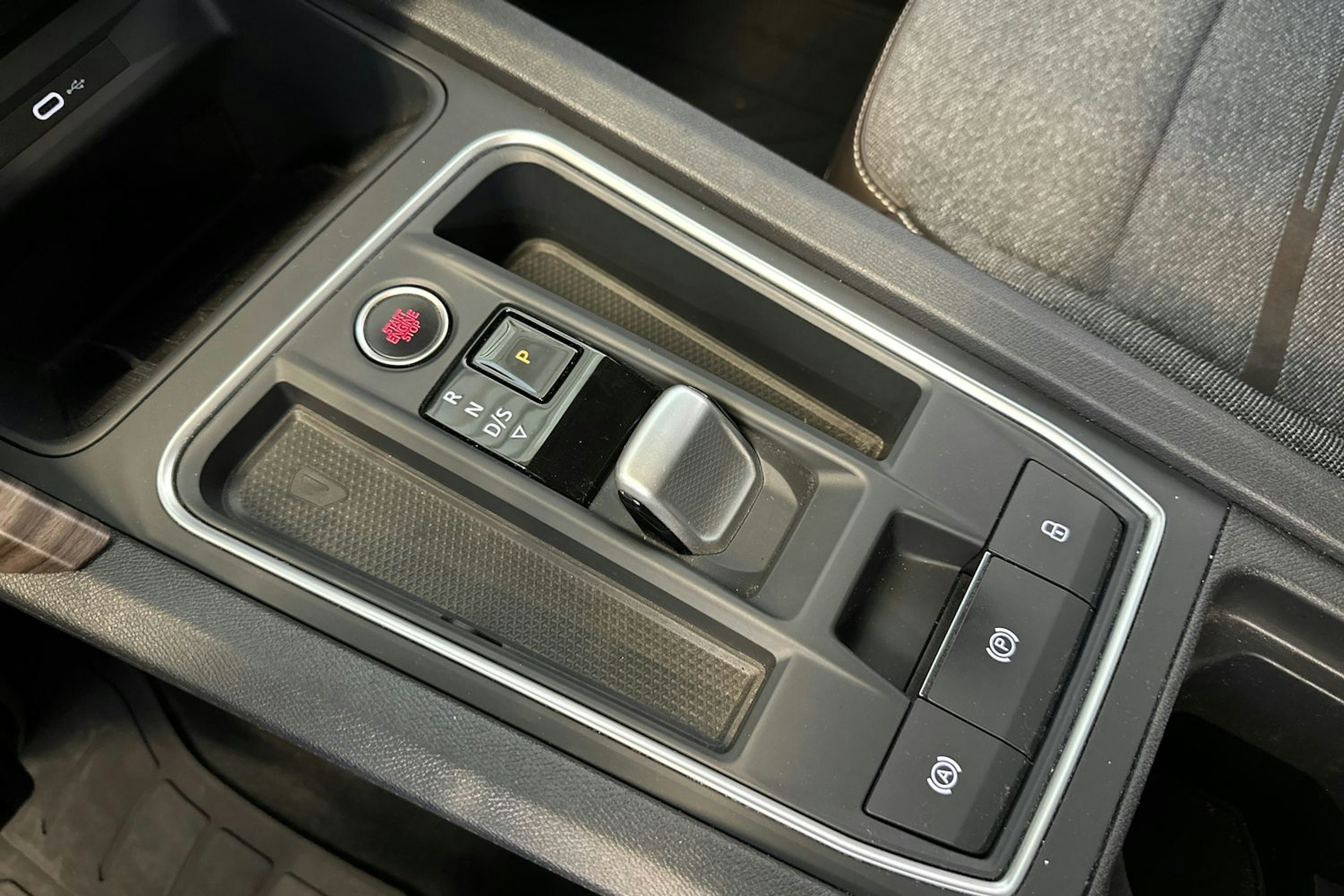 musta SEAT Leon 2021 kuva 23.