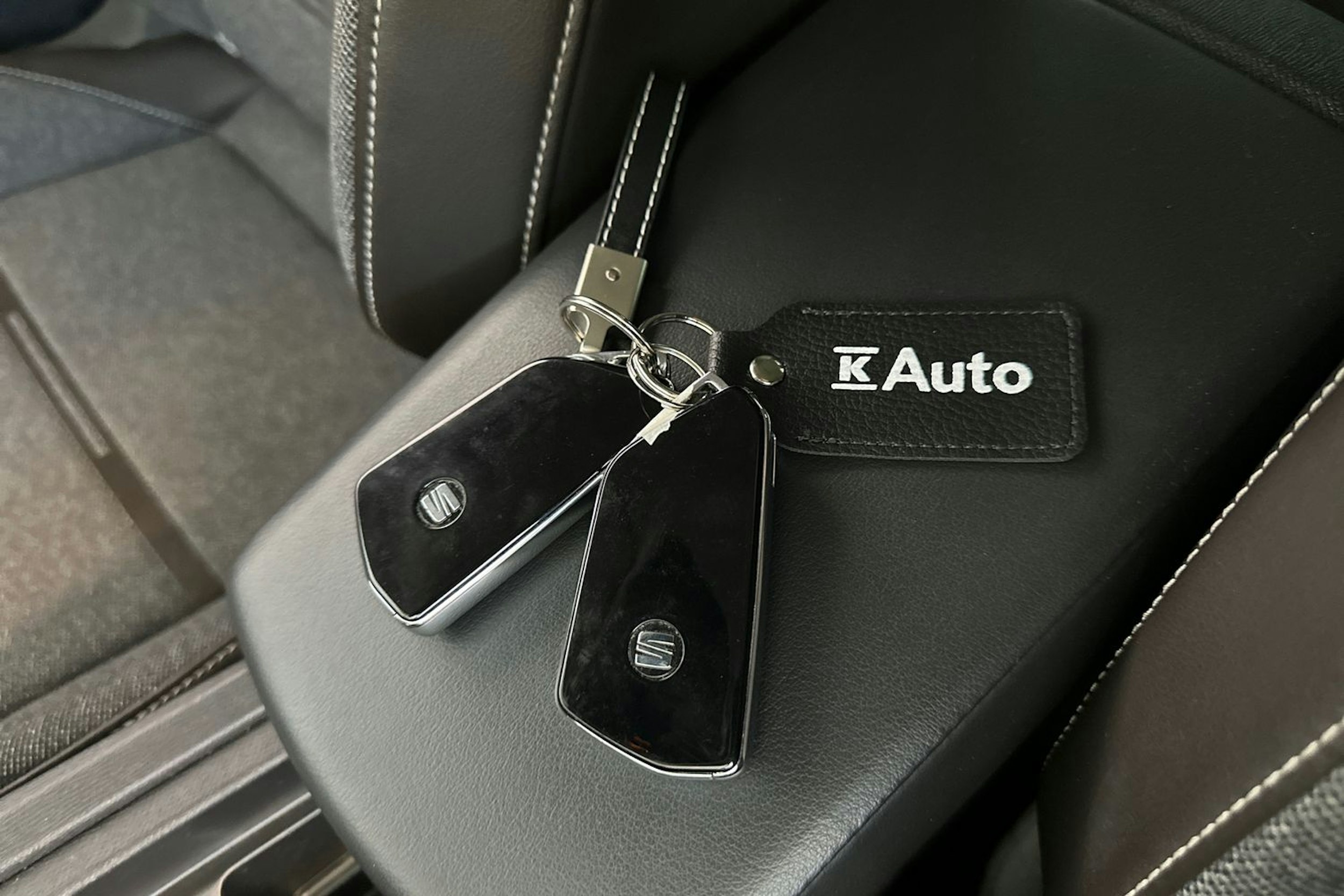 musta SEAT Leon 2021 kuva 27.