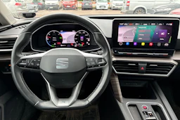 punainen SEAT Leon 2021 kuva 4.