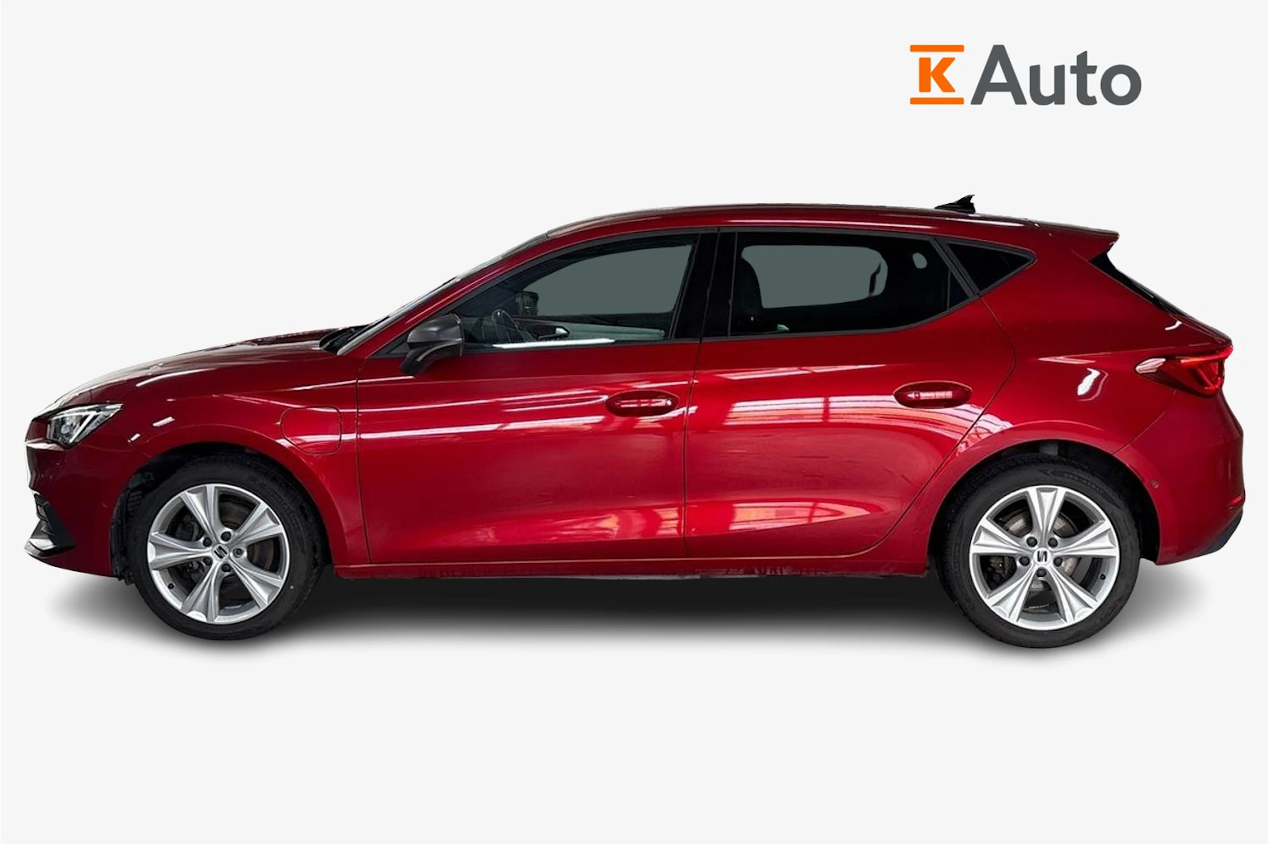 Punainen SEAT LEON 2021 kuva 5.