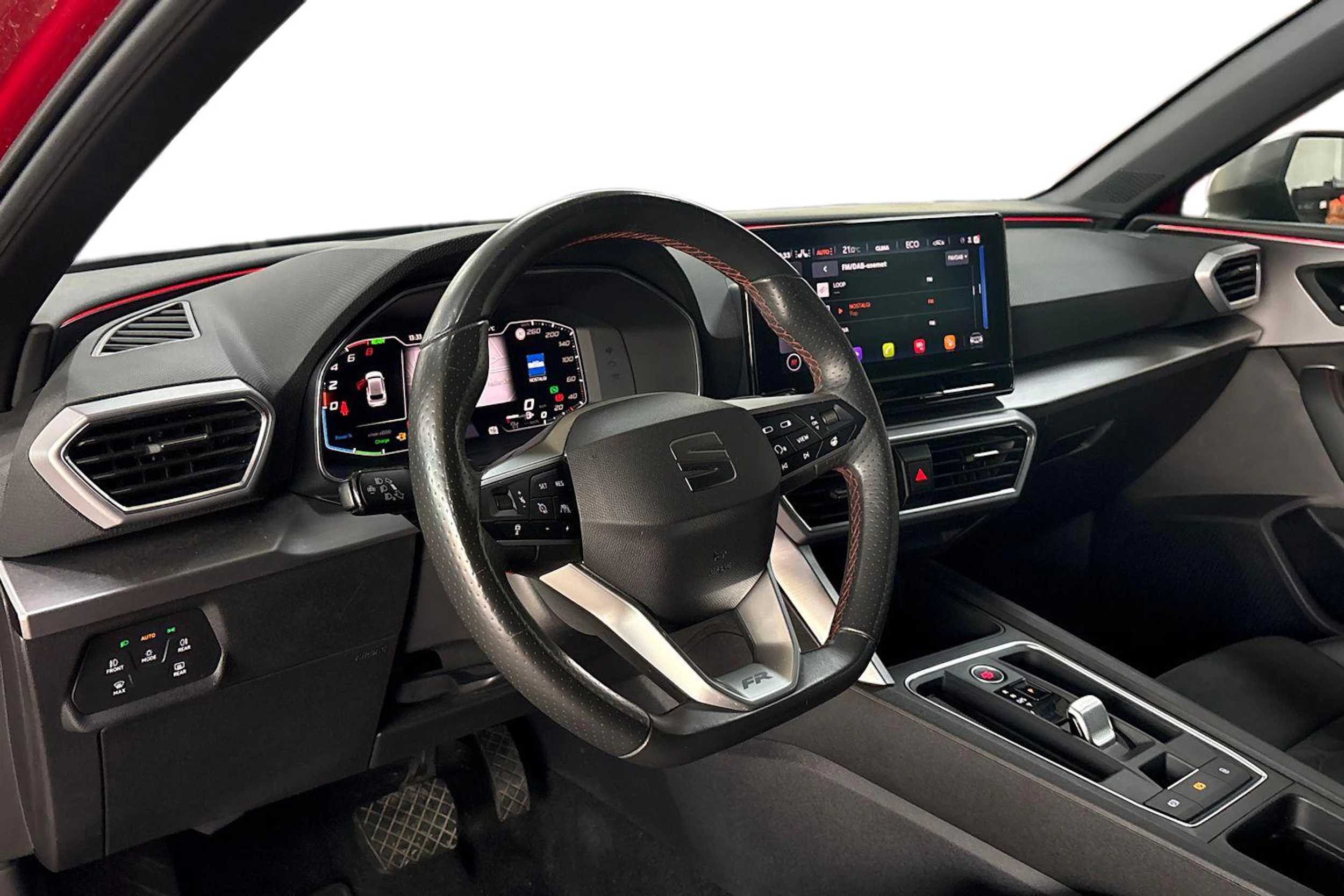 Punainen SEAT LEON 2021 kuva 6.
