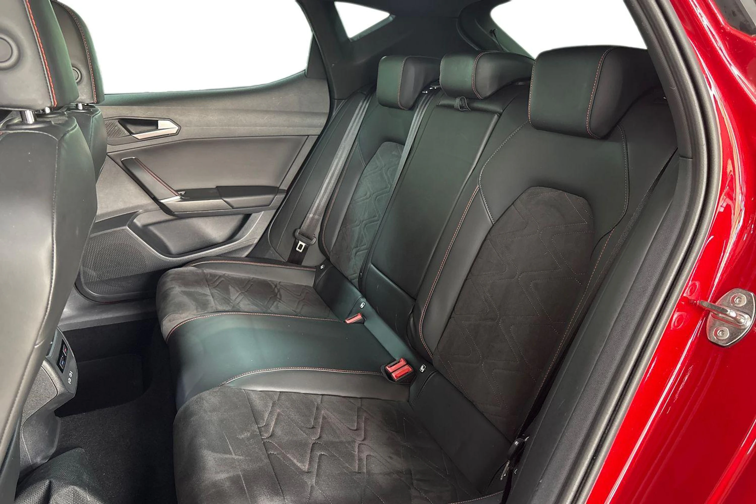 Punainen SEAT LEON 2021 kuva 8.