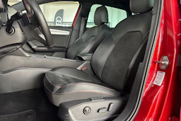 Punainen SEAT LEON 2021 kuva 11.