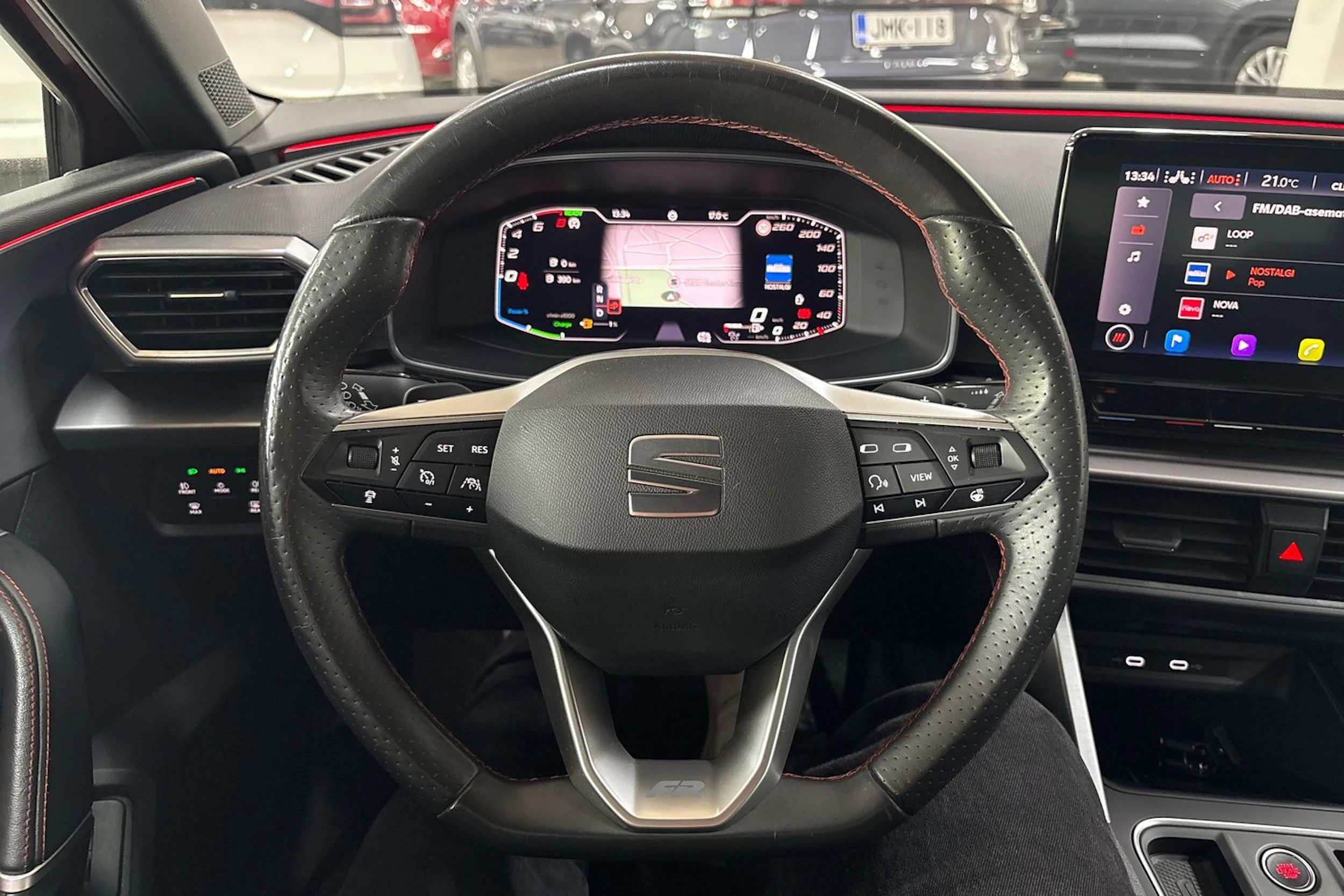 Punainen SEAT LEON 2021 kuva 12.