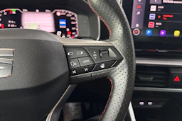 Punainen SEAT LEON 2021 kuva 14.