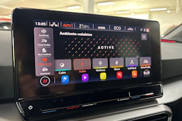Punainen SEAT LEON 2021 kuva 17.