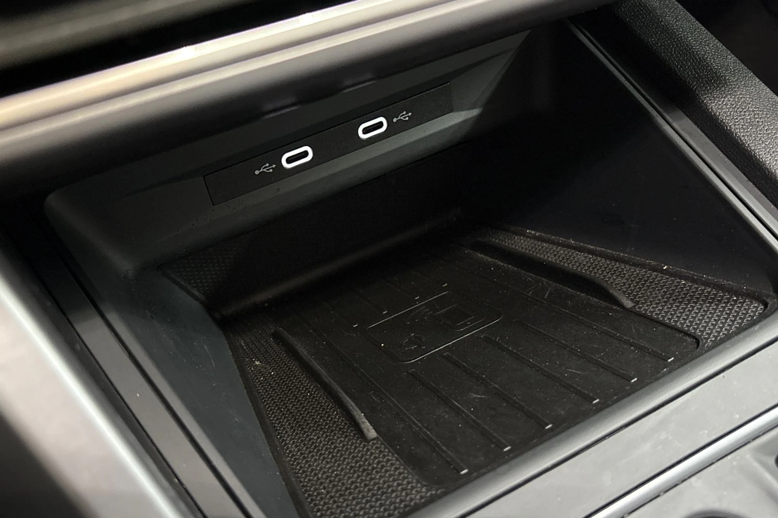 Punainen SEAT LEON 2021 kuva 21.
