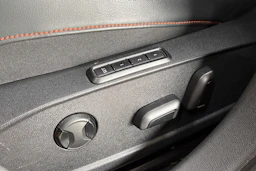 Punainen SEAT LEON 2021 kuva 22.